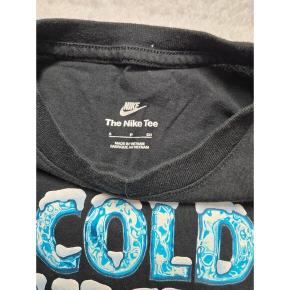 Nike Tee Boys Black Cold Kicks Logo Graphic Short Sleeve T-Shirt Small - Picture 4 of 5